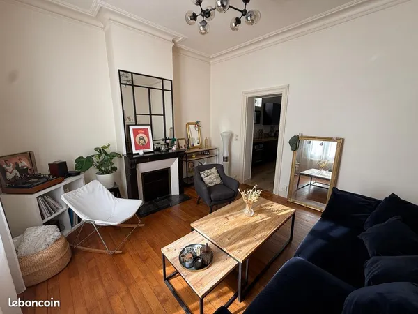 T3 de 78m² a deux pas halles, terrasse de 50m²