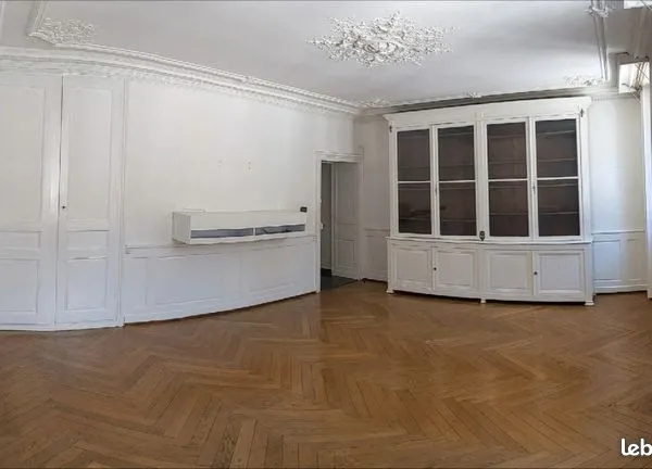 Appartement F4 de 125 m² - Centre-ville de Morez - RDC avec garage
