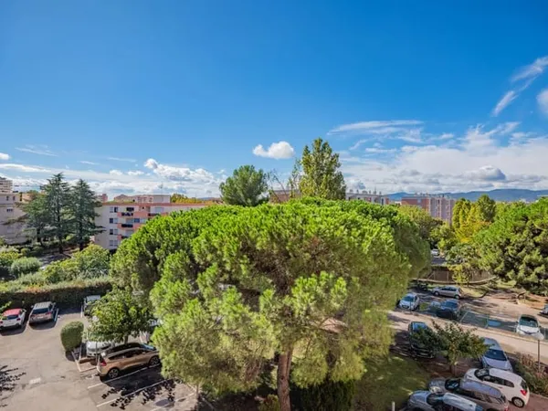 NOUVEAU - Appartement rénové à pied de la plage