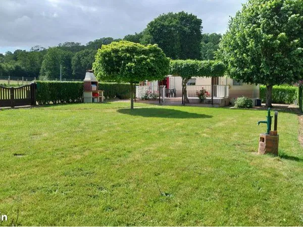 Mobil home été et chalets sur terrain de 680 m2 dans le Perche
