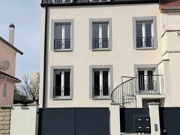 Maison - 9 pièce(s) - 240 m2