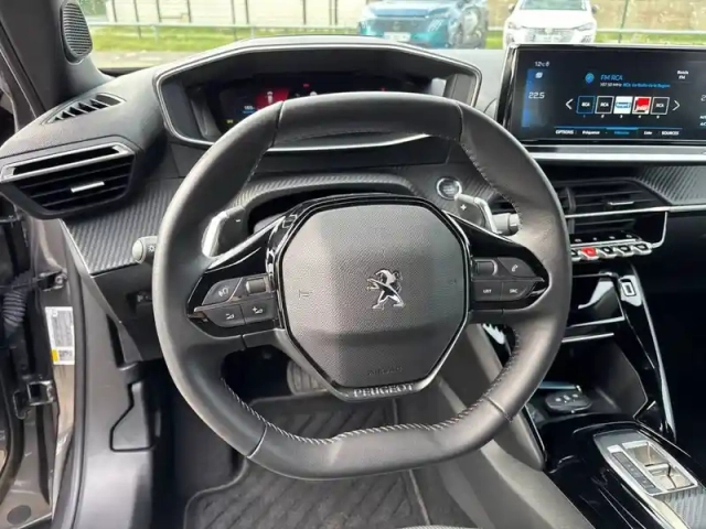 Peugeot 2008 puretech 130 s&amp;s eat8 — photo 9