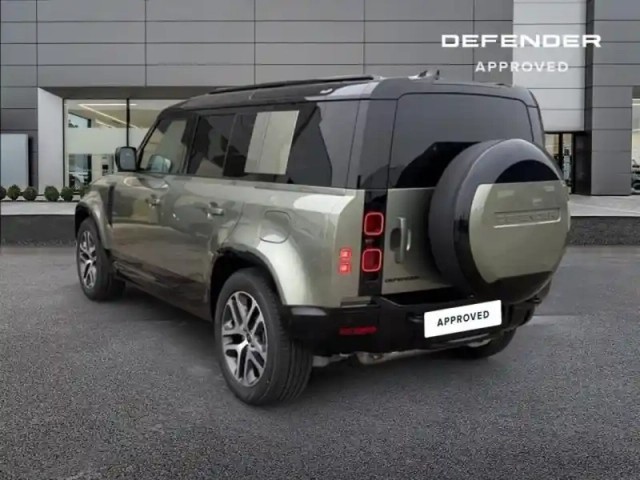 Land Rover Defender 110 2.0 p300e x-dynamic se — photo 3