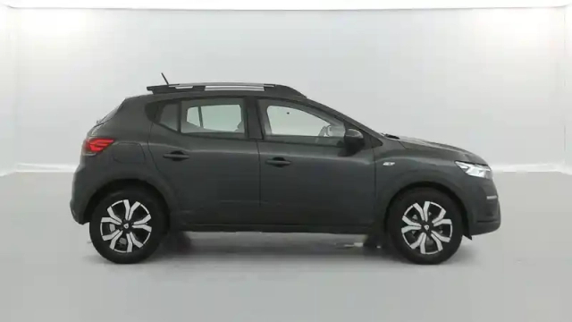 Dacia Sandero tce 90 - 22 — photo 16