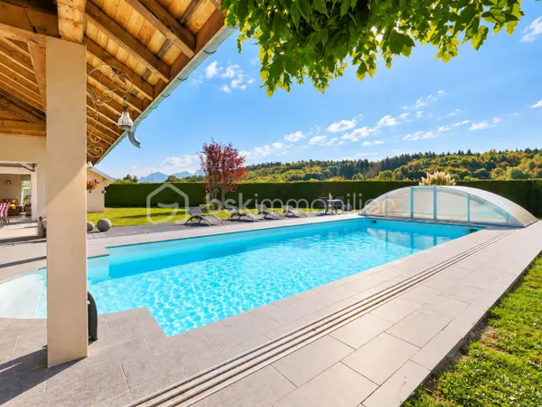 Maison 6 pièces 220 m²