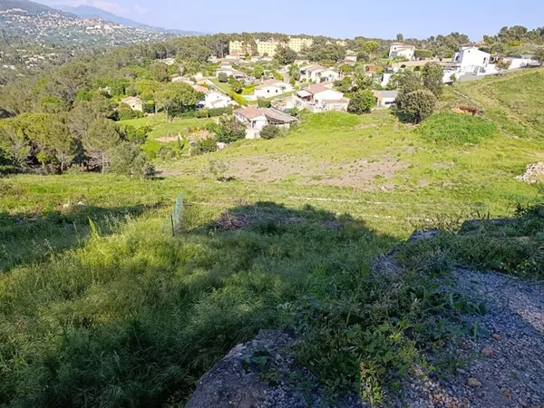Terrain 2150 m²