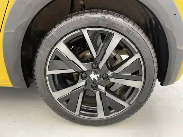 Peugeot 208 puretech 100 s&amp;s bvm6 — photo 16