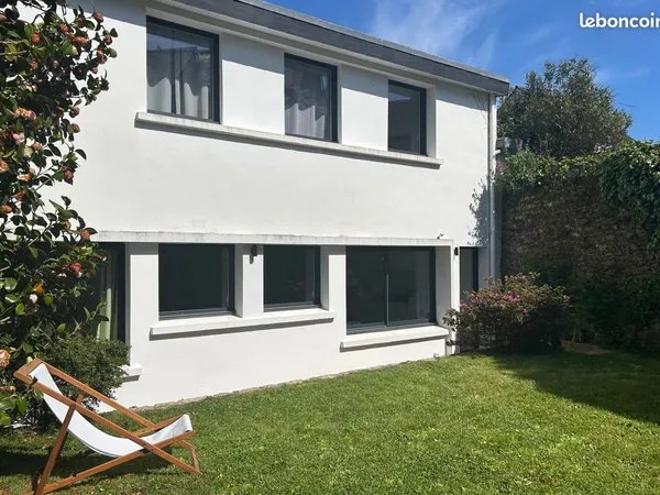Immeuble mixte 240 m² avec jardin - hyper-centre d'Auray