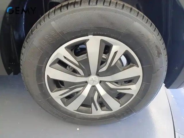 Peugeot 2008 puretech 100 s&amp;s bvm6 — photo 11