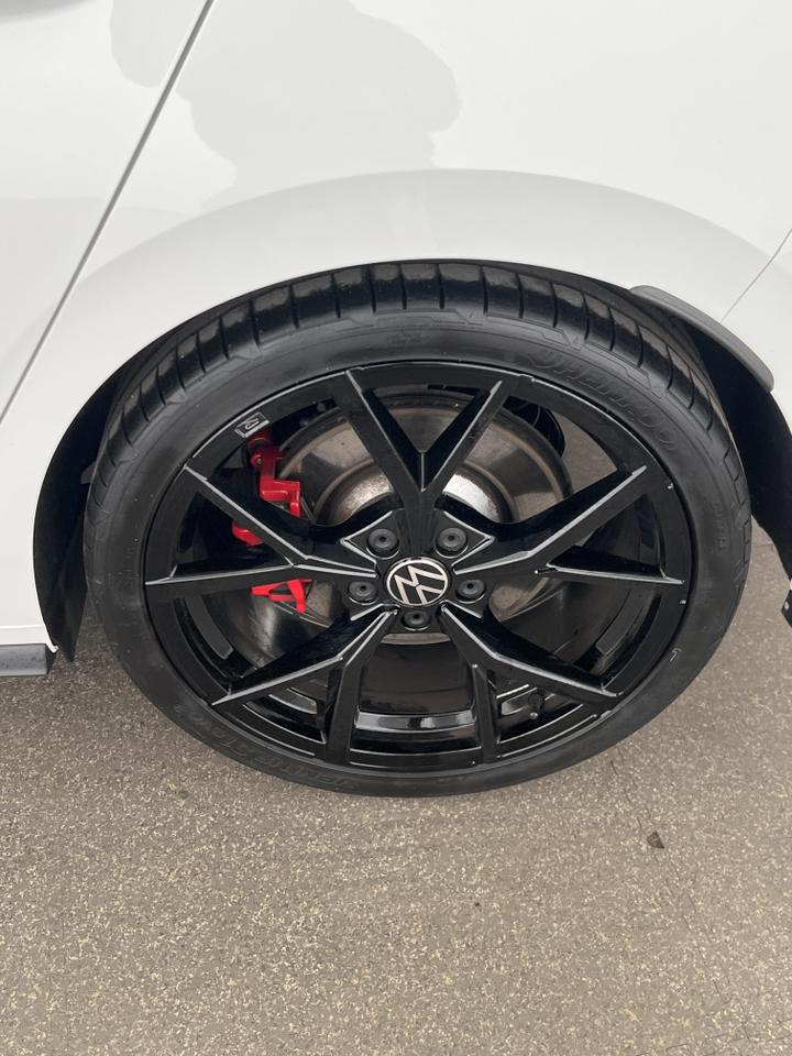 Volkswagen Golf 8 — photo 54