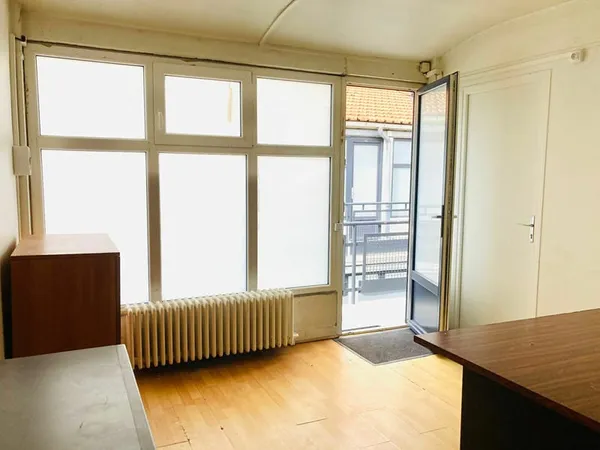 IVRY SUR SEINE - BUREAU / ATELIER - 13 m2