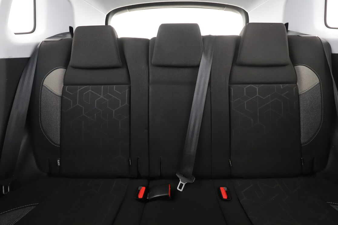 Peugeot 2008 1.6 Blue-HDi Active Business — photo 14