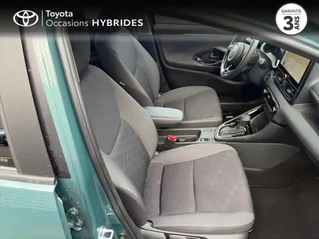 Toyota Yaris 116h design 5p mc24 — photo 6