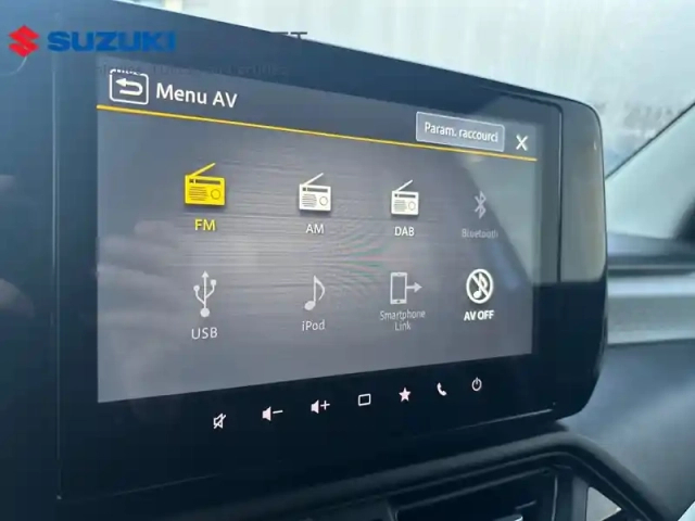 Suzuki Swift 1.2 dualjet hybrid — photo 12