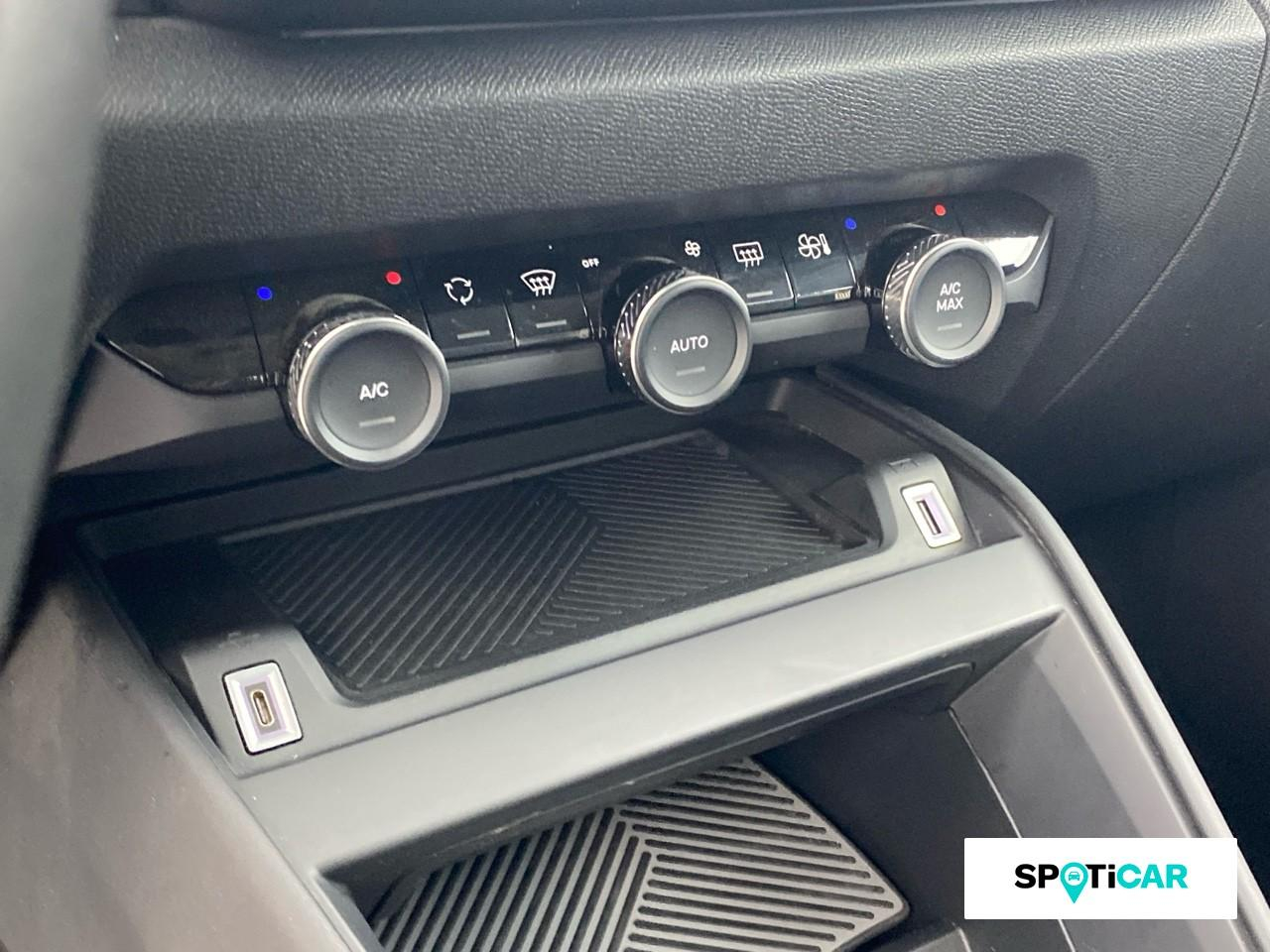 Citroën C4 moteur electrique 136ch (100 kw) feel automatique — photo 15