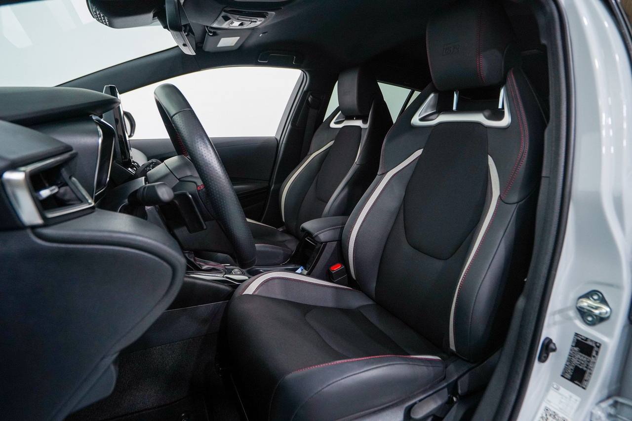 Toyota Corolla Touring Sports — photo 12