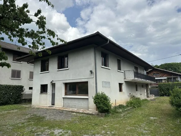 Maison de luxe 9 pièces 187 m²