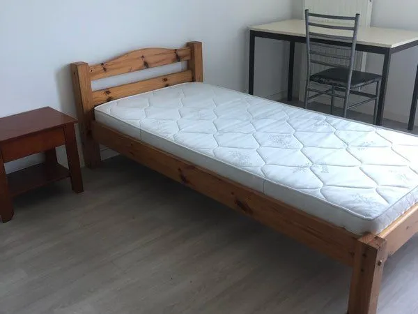 Chambre privée-colocation calme et conviviale
