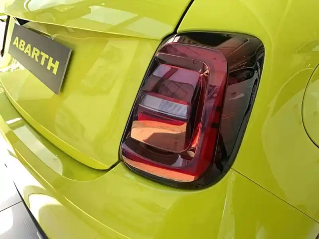 Abarth 500 e 155 ch — photo 28