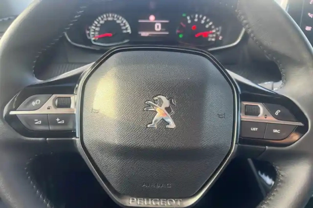 Peugeot 2008 puretech 100 s&amp;s bvm6 — photo 31