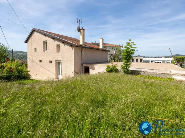 Sorbiers Bourg. Maison individuelle de 115m2 avec terrain de