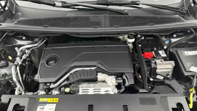 Peugeot 3008 hybrid 145 e-dcs6 — photo 22