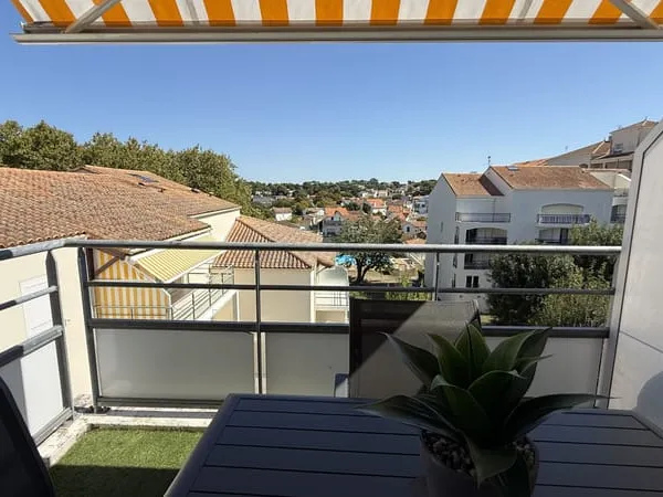 APPARTEMENT T2 VUE DEGAGEE - DERNIER ETAGE - PONTAILLAC PLAG