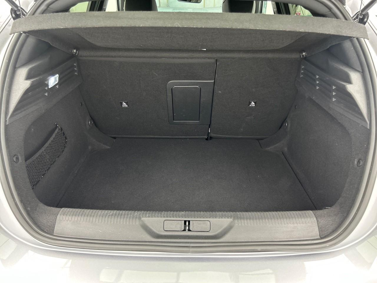 Peugeot 308 hybrid 145 e-dcs6 gt — photo 14