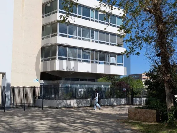 Bureau 322 m²