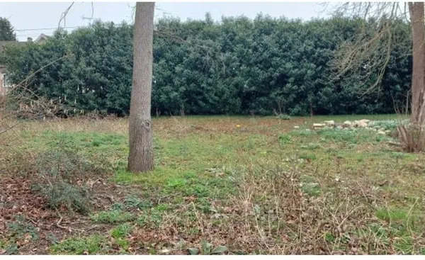 Terrain 600 m²