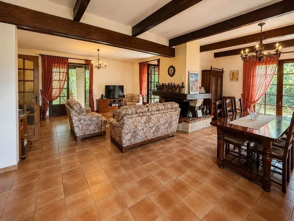 Maison familiale 4 chambres, belle pièce de vie