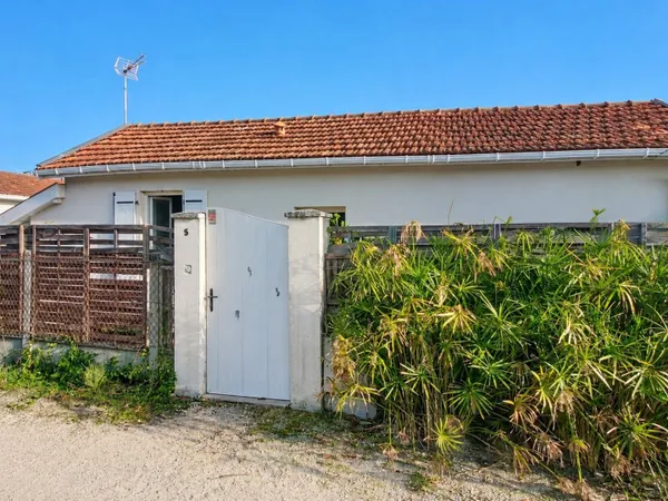 EYSINES INTRA-ROCADE ESPRIT MAISON /JARDINET PRIVATIF