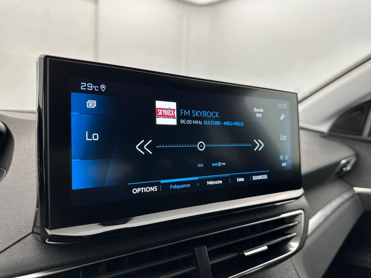 Peugeot 3008 puretech 130ch s&s eat8 allure pack — photo 23