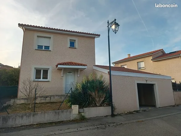 Maison individuelle au centre bourg de Chaussan