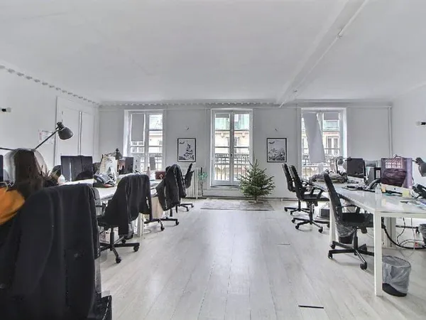 Bureaux 365 m²
