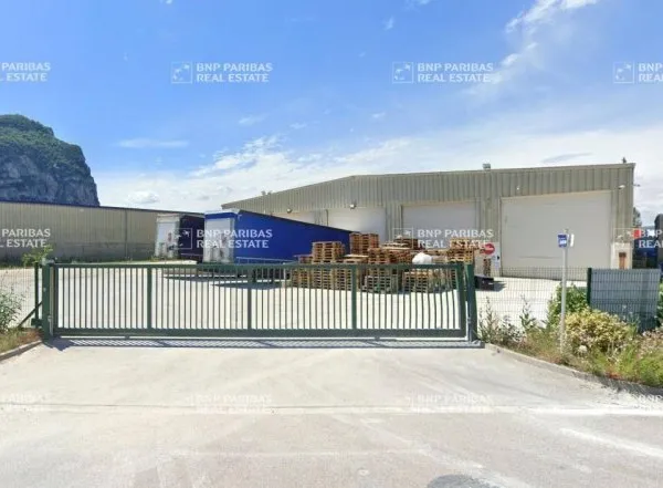 Local d'activité 1000 m²