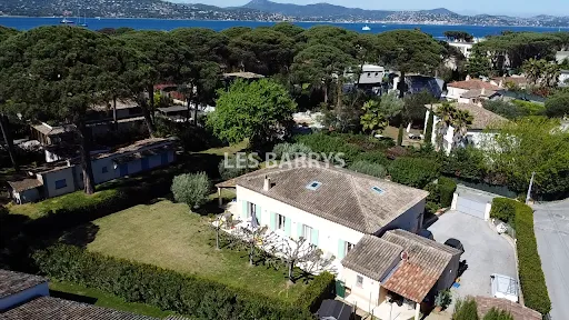 Villa 7 pièces 235 m²