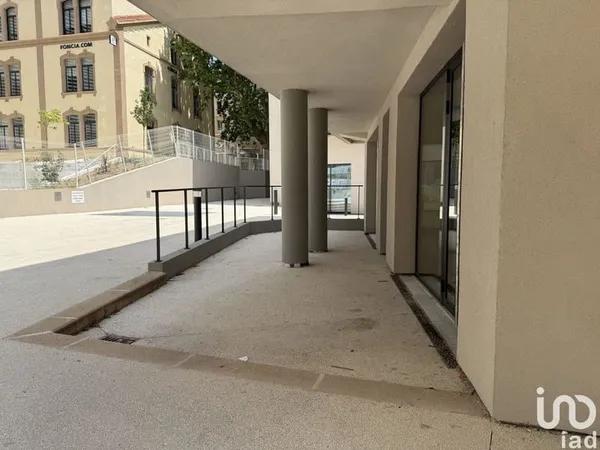 Location Local d'activités 112 m²