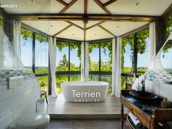 Propriété 7 pièces 200 m²