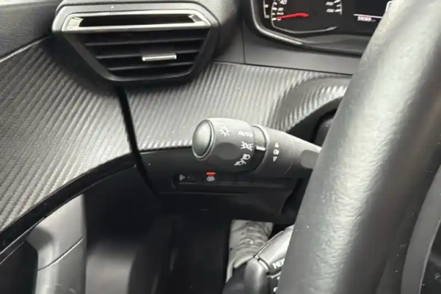 Peugeot 2008 puretech 100 s&amp;s bvm6 — photo 19