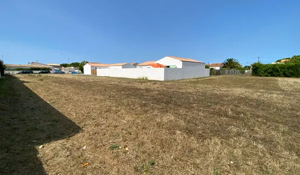 Terrain 794 m²