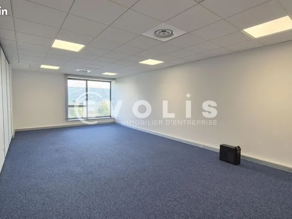 Bureaux 1 555 m²