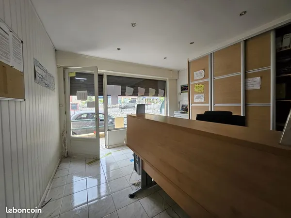 Local commercial 35 m² La Trinité