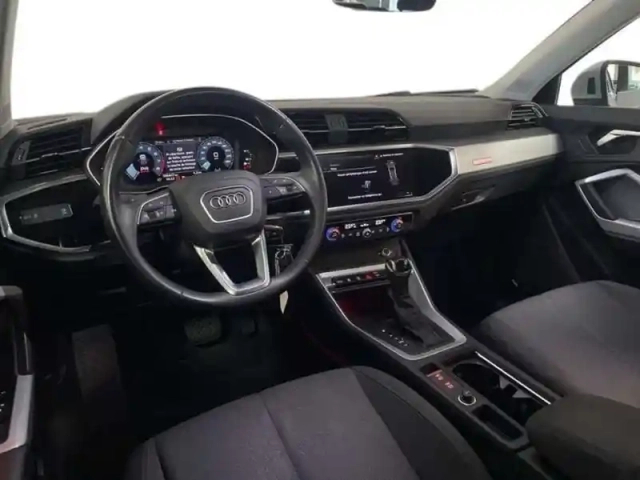 Audi Q3 35 tfsi 150 ch s tronic 7 design — photo 19