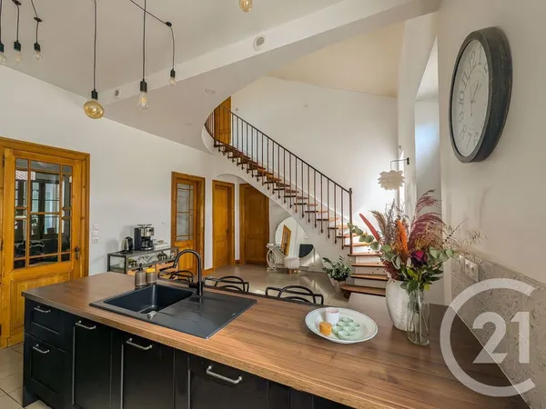 Maison 4 pièces 182 m²