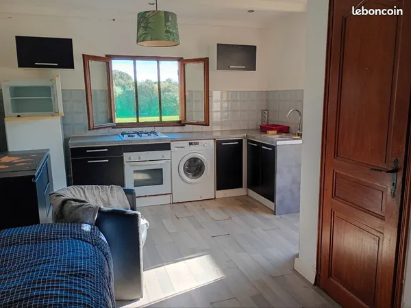 A louer pour 1 pers a folelli studio 600 tous compris