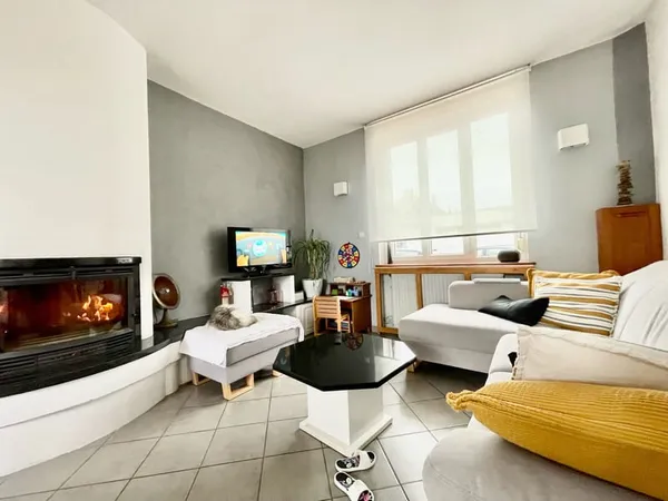 HEM - Maison semi-individuelle avec Garage & Jardin