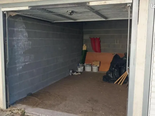 Garage fermé a louer