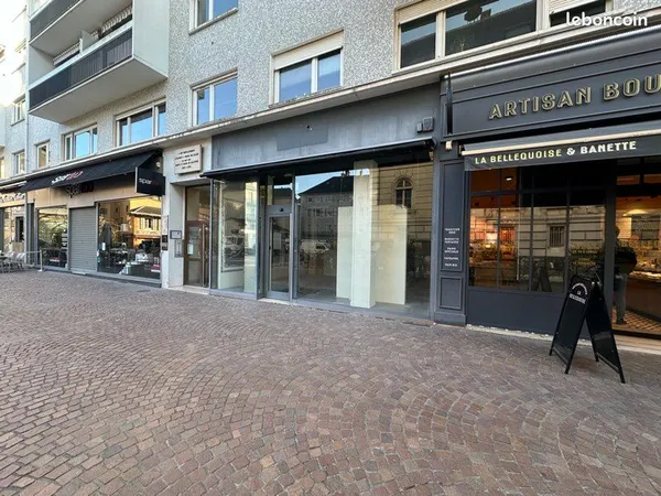 Local commercial place de l'hôtel de ville - Chambéry
