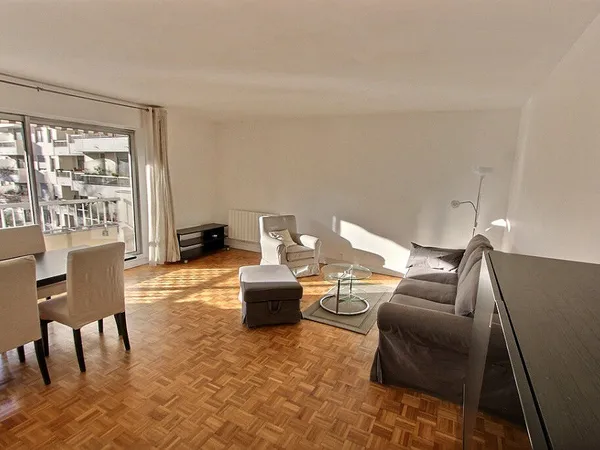 Appartement Courbevoie 2 pièces 47.82m2 - 1 387.99 € CC - Meublé